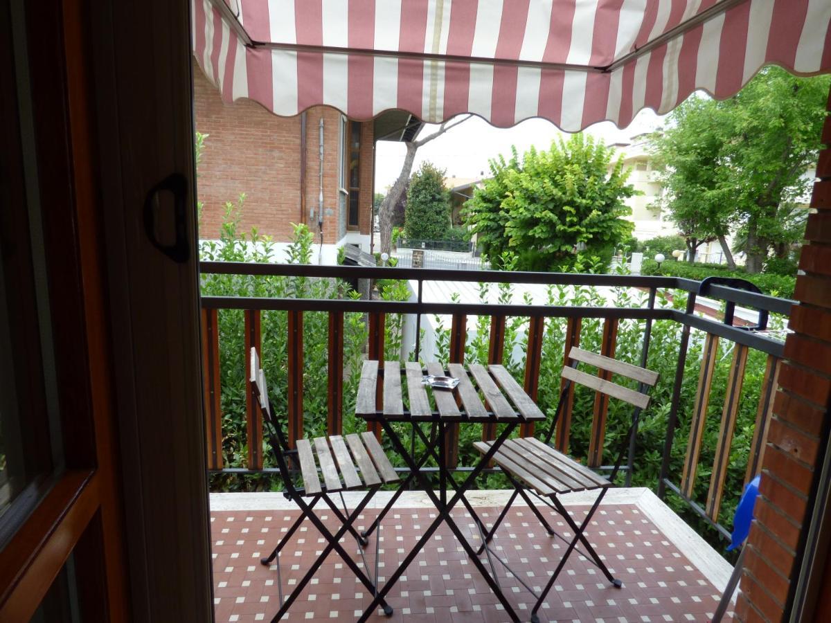 B&B Villa Montreux Rimini Exterior foto