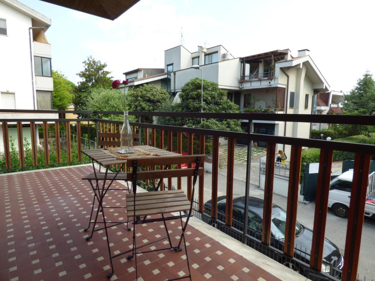 B&B Villa Montreux Rimini Exterior foto